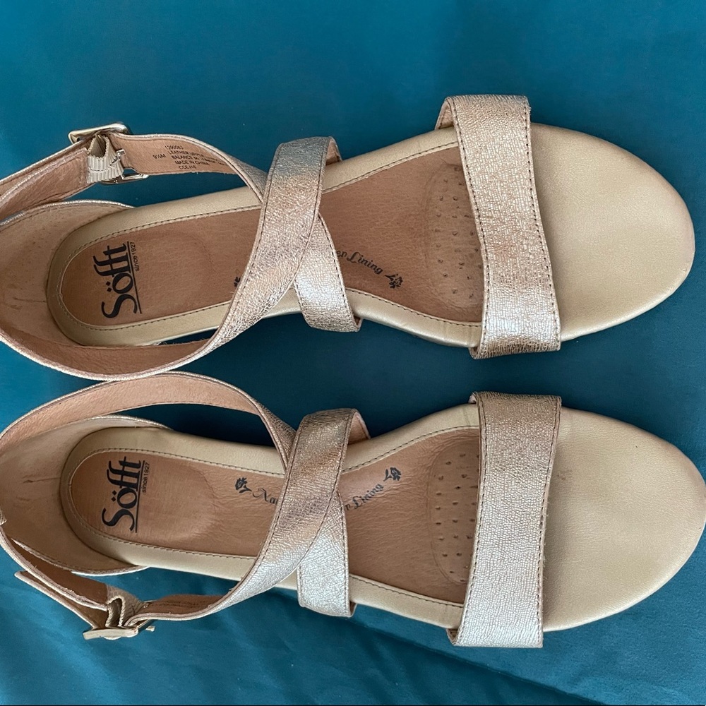 Sofft gold glitter sandals 9.5